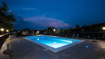 Seasonal outdoor pool, sun loungers