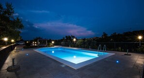 Seasonal outdoor pool, pool loungers - B&B Paradiso (Vasto)