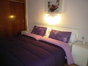Standard Apartment, 2 Twin Beds, Non Smoking, Pool View | 1 bedroom, down comforters, memory foam beds, individually decorated