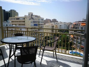 Standard Apartment, 2 Single Beds, Non Smoking, Pool View | Terrace/patio