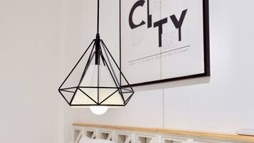 1 soverom, strykejern/-brett, internettilgang og sengetøy