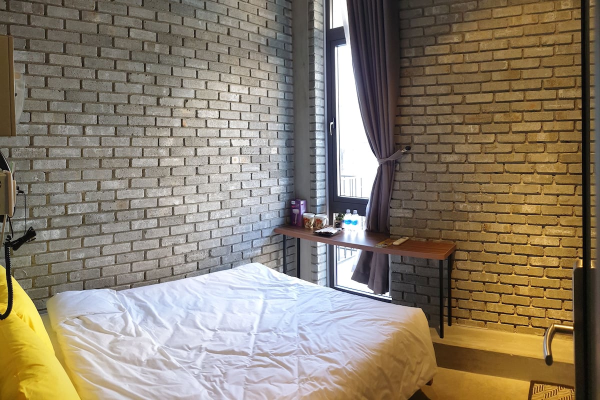 Superior Single Room, 1 Double Bed, Non Smoking | In-room safe, desk, WiFi (free)