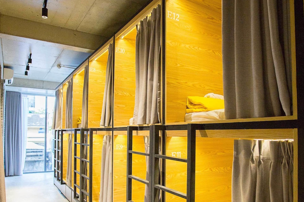 Bed in 6-Bunk Bed Women only Dorm Room | In-room safe, desk, WiFi (free)