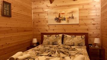 Basic House, Multiple Beds, Non Smoking, Lake View | Desk, free WiFi, bed sheets