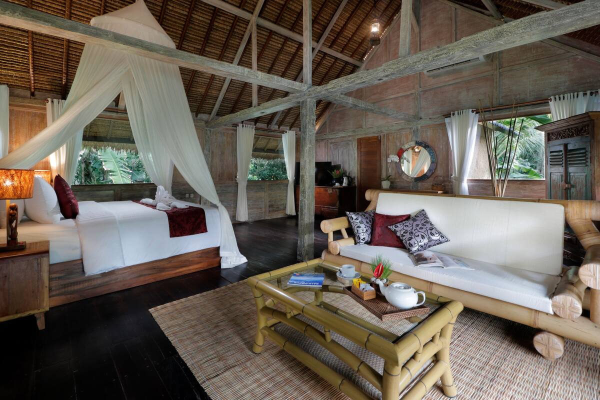 Suite, vistas al río | 1 dormitorio, sábanas de algodón egipcio, ropa de cama de alta calidad