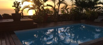 Piton Saint Leu: 180 ° ocean view, swimming pool, air conditioning, quiet, Furnished 4 * Tourism