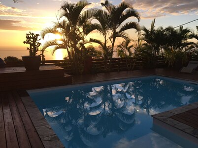 Piton Saint Leu: 180 ° ocean view, swimming pool, air conditioning, quiet, Furnished 4 * Tourism