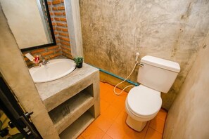 Ducha, artículos de tocador gratuitos, secador de pelo, toallas