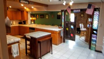 Tempat makan keluarga