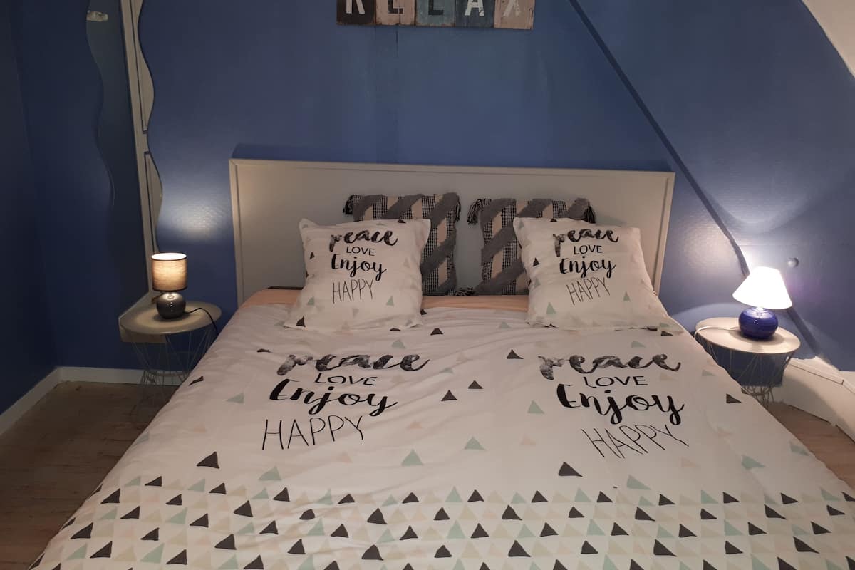 Room (Pervenche) (Small shower 60x60) | 1 bilik tidur, dihias secara berasingan