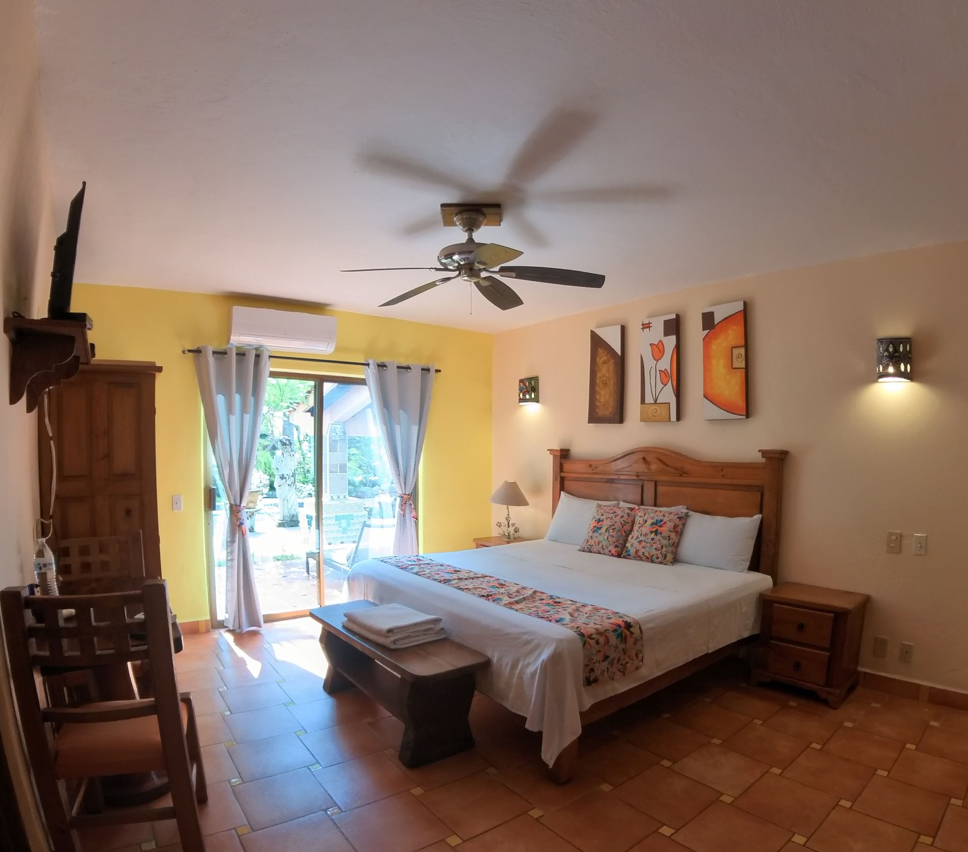 Habitación doble clásica, 1 cama King size, para no fumadores | Tabla de planchar con plancha, wifi gratis y ropa de cama 