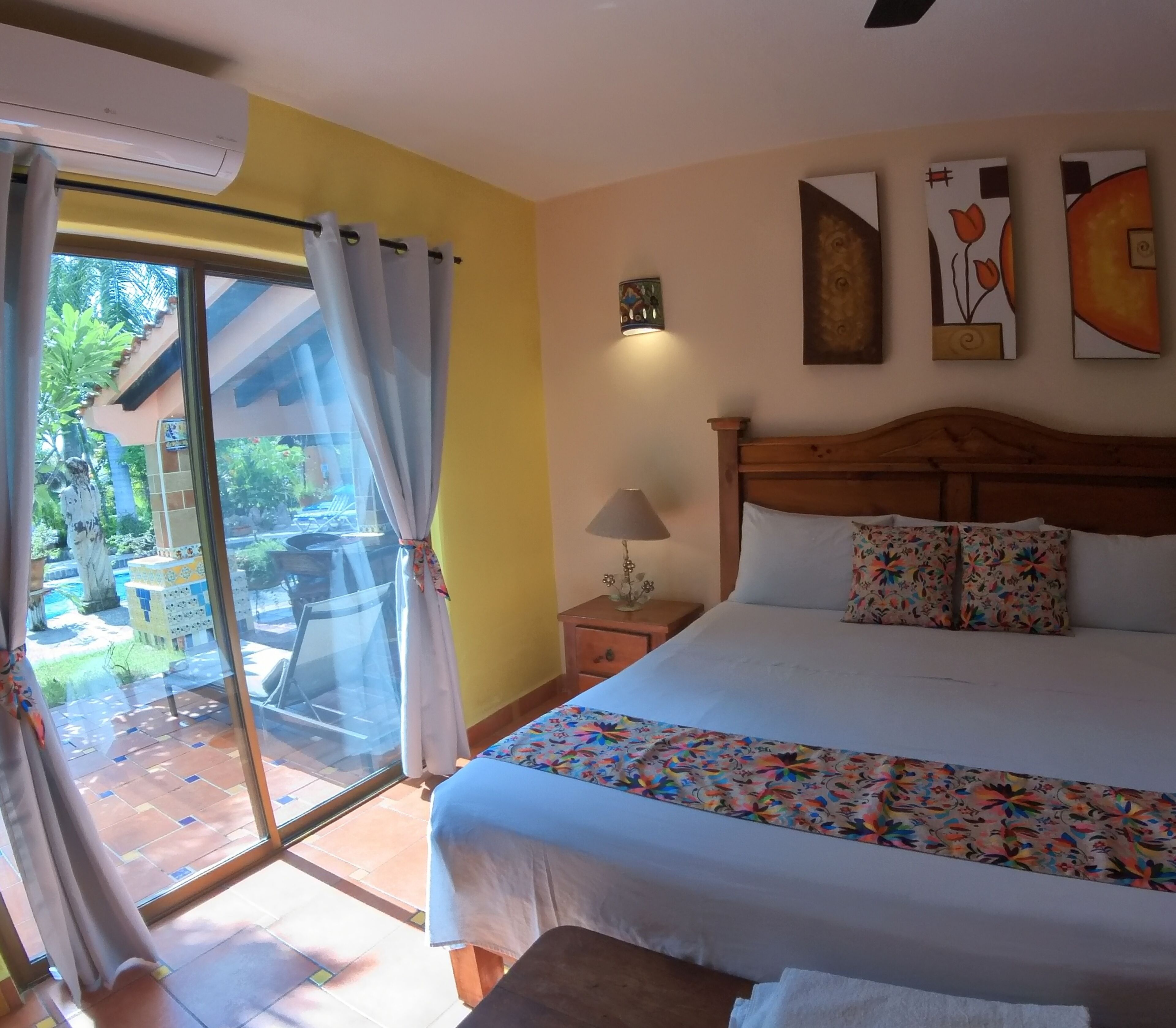 Habitación doble clásica, 1 cama King size, para no fumadores | Tabla de planchar con plancha, wifi gratis y ropa de cama 