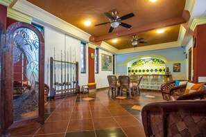 Sala de estar en el lobby