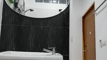 Standard Double Room | Bathroom sink