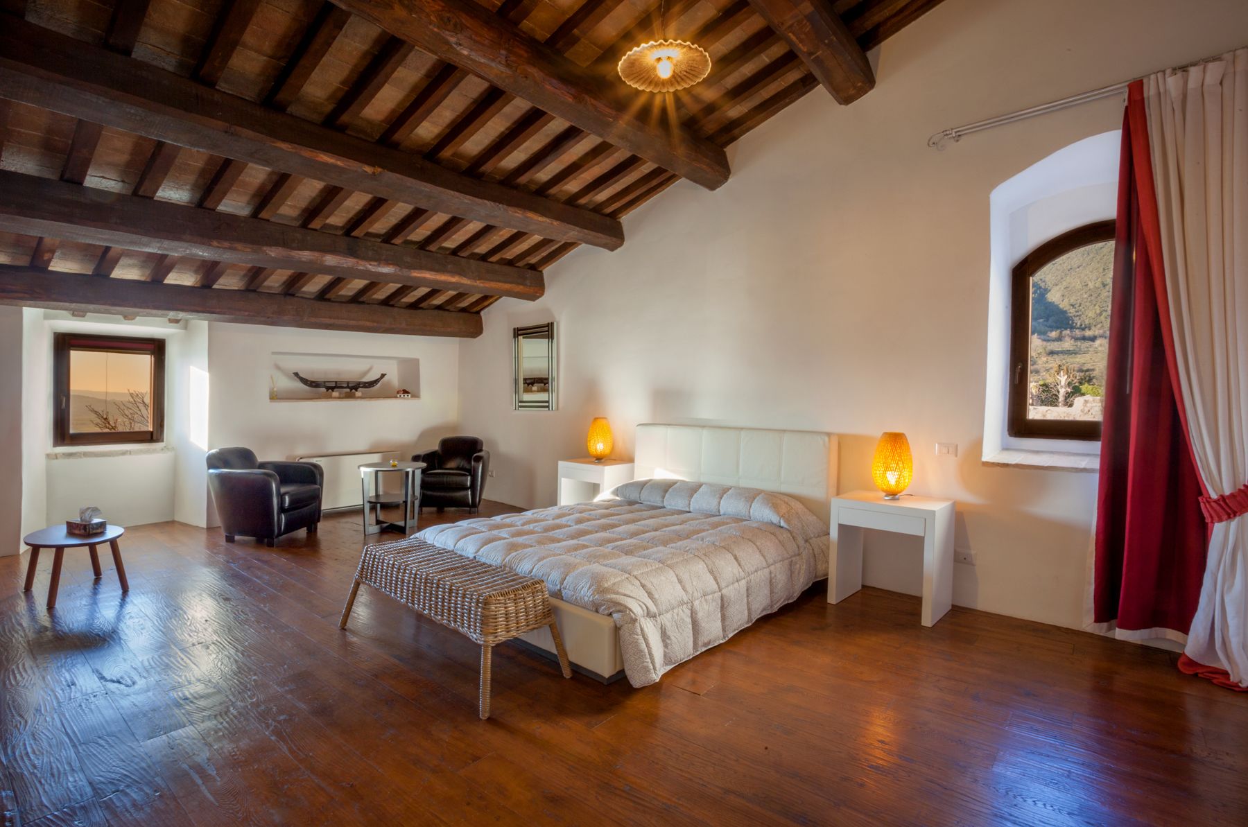 Economy-Doppel- oder -Zweibettzimmer | Hochwertige Bettwaren, Betten mit Memory-Foam-Matratzen, Minibar