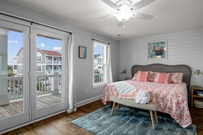 4 chambres, bureau, fer et planche à repasser, lit parapluie