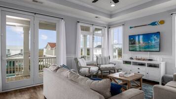 Smart TV, DVD player, books, stereo