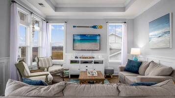 Smart TV, DVD player, books, stereo