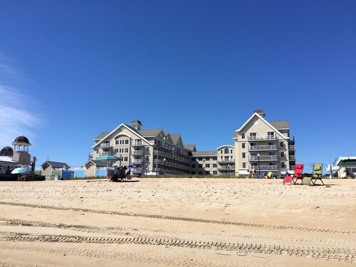 On the Beach-Grand Victorian-Pool-Unit 310