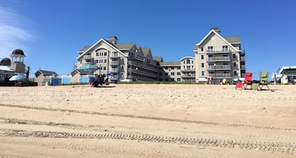 On the Beach-Grand Victorian-Pool-Unit 310