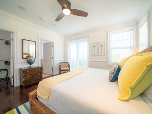 3 habitaciones, tabla de planchar con plancha y cuna de viaje
