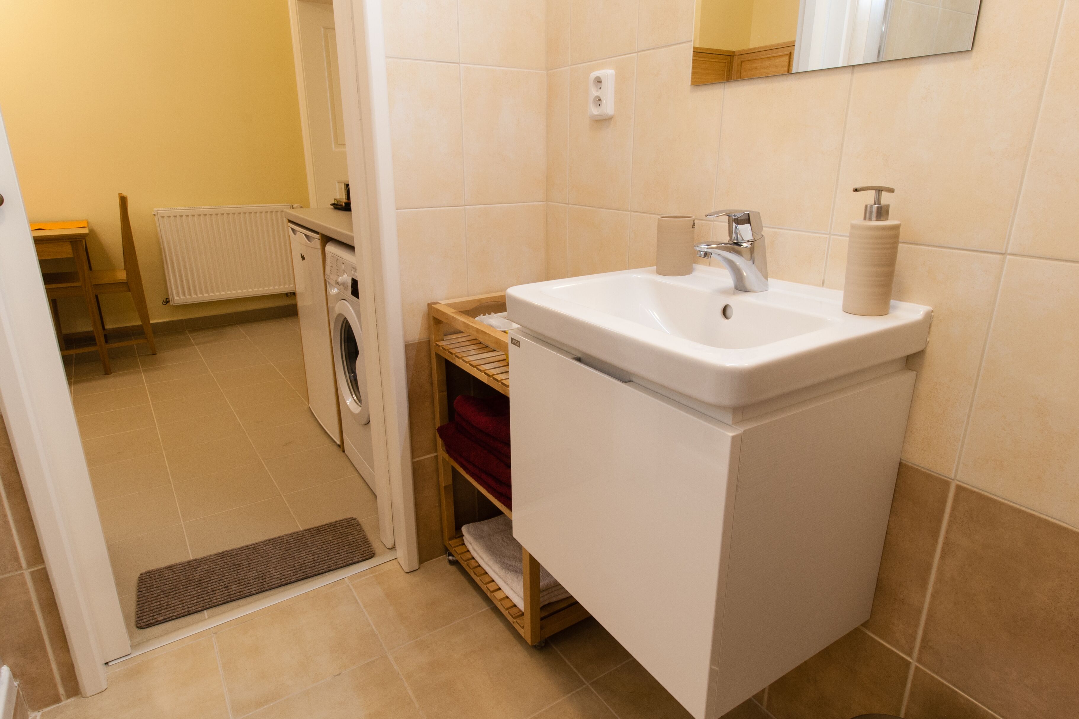 room, 1 bedroom (large) | bathroom sink