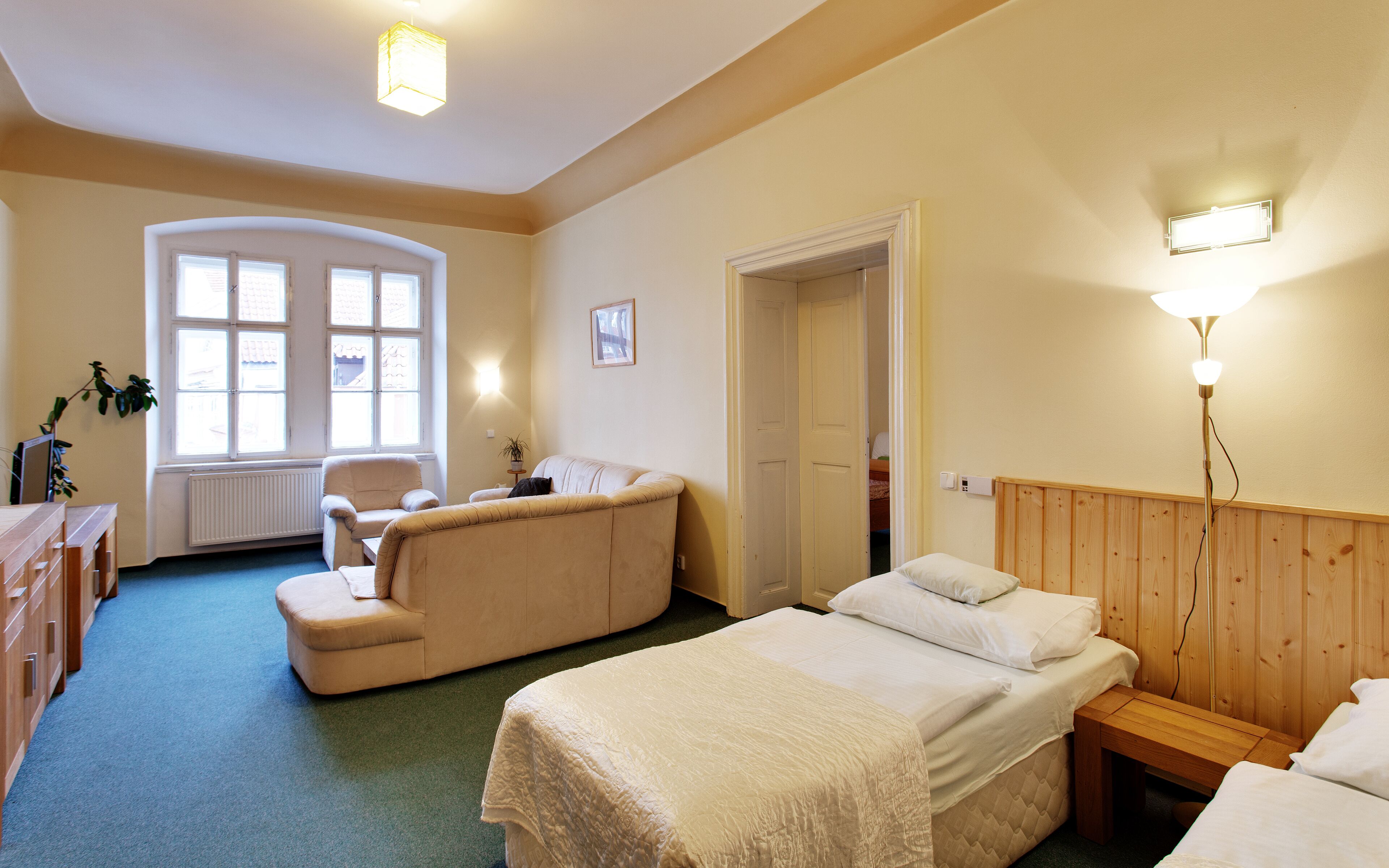 standard apartment, 2 bedrooms | in-room safe, desk, blackout curtains, iron/ironing board