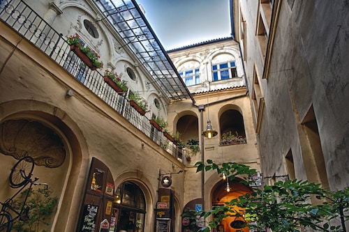 Karlova 25 Apartments