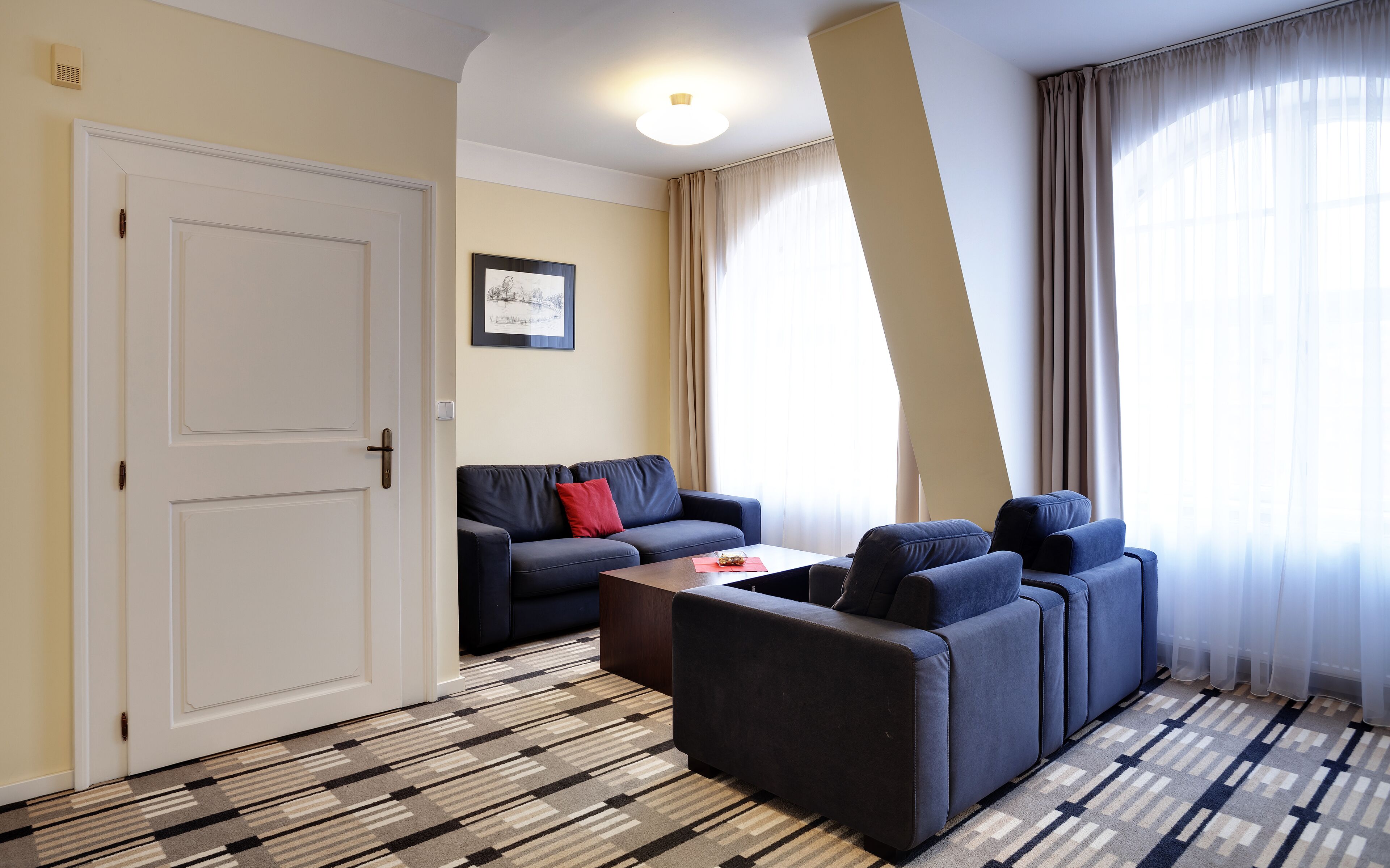 superior apartment, 1 bedroom | in-room safe, desk, blackout curtains, iron/ironing board