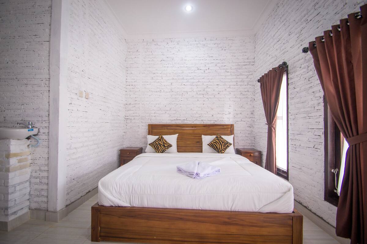 Double Room, 1 Double Bed, Non Smoking | Desk, free WiFi
