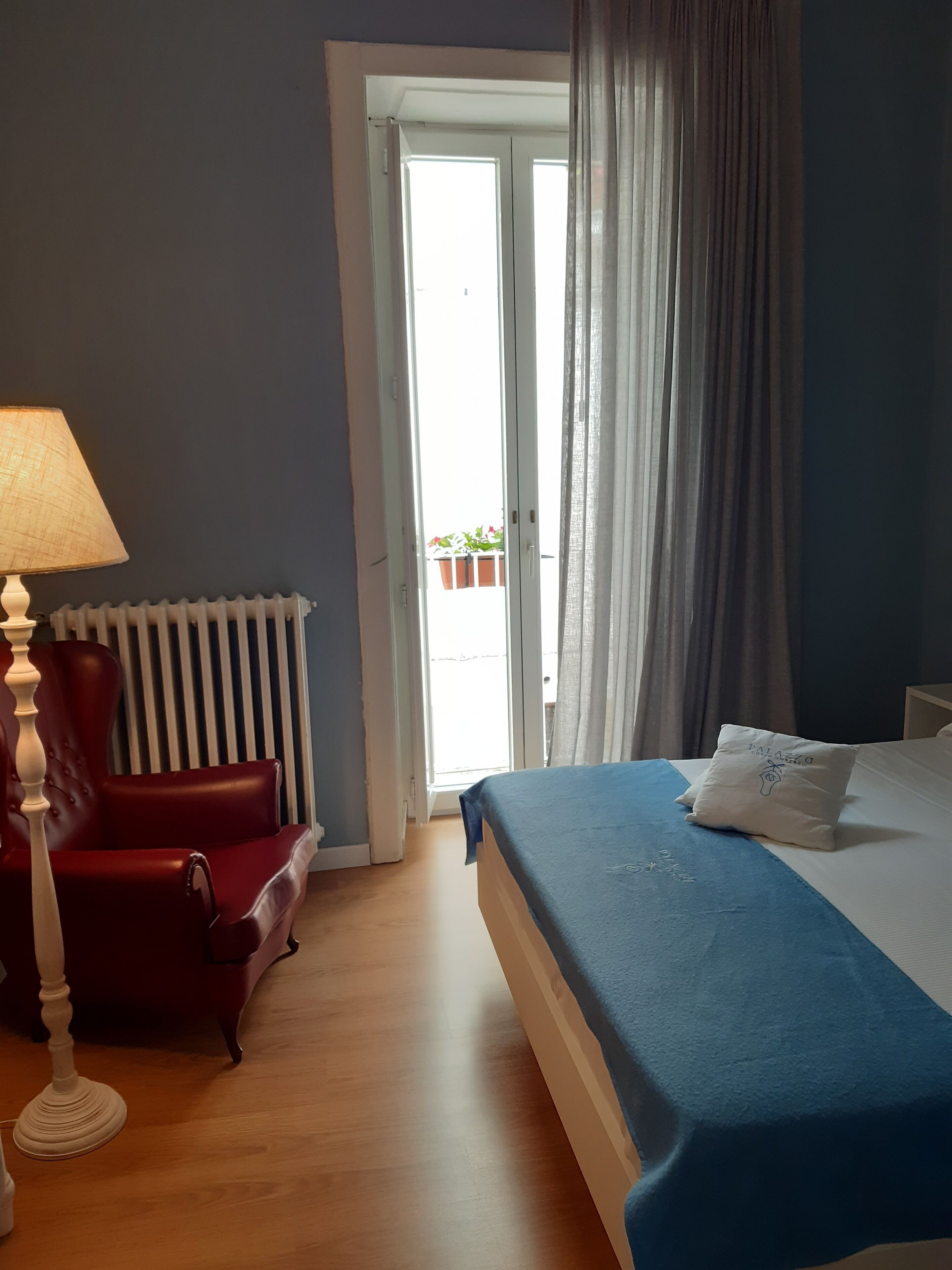 Premium bedding, down comforters, pillowtop beds, minibar