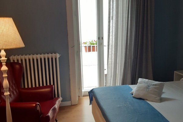 Premium bedding, down comforters, pillowtop beds, minibar