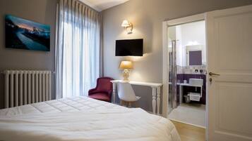 Standard Room, Balcony, Courtyard View | Premium bedding, down comforters, pillowtop beds, minibar