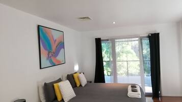 4 bedrooms, iron/ironing board, travel cot, free WiFi
