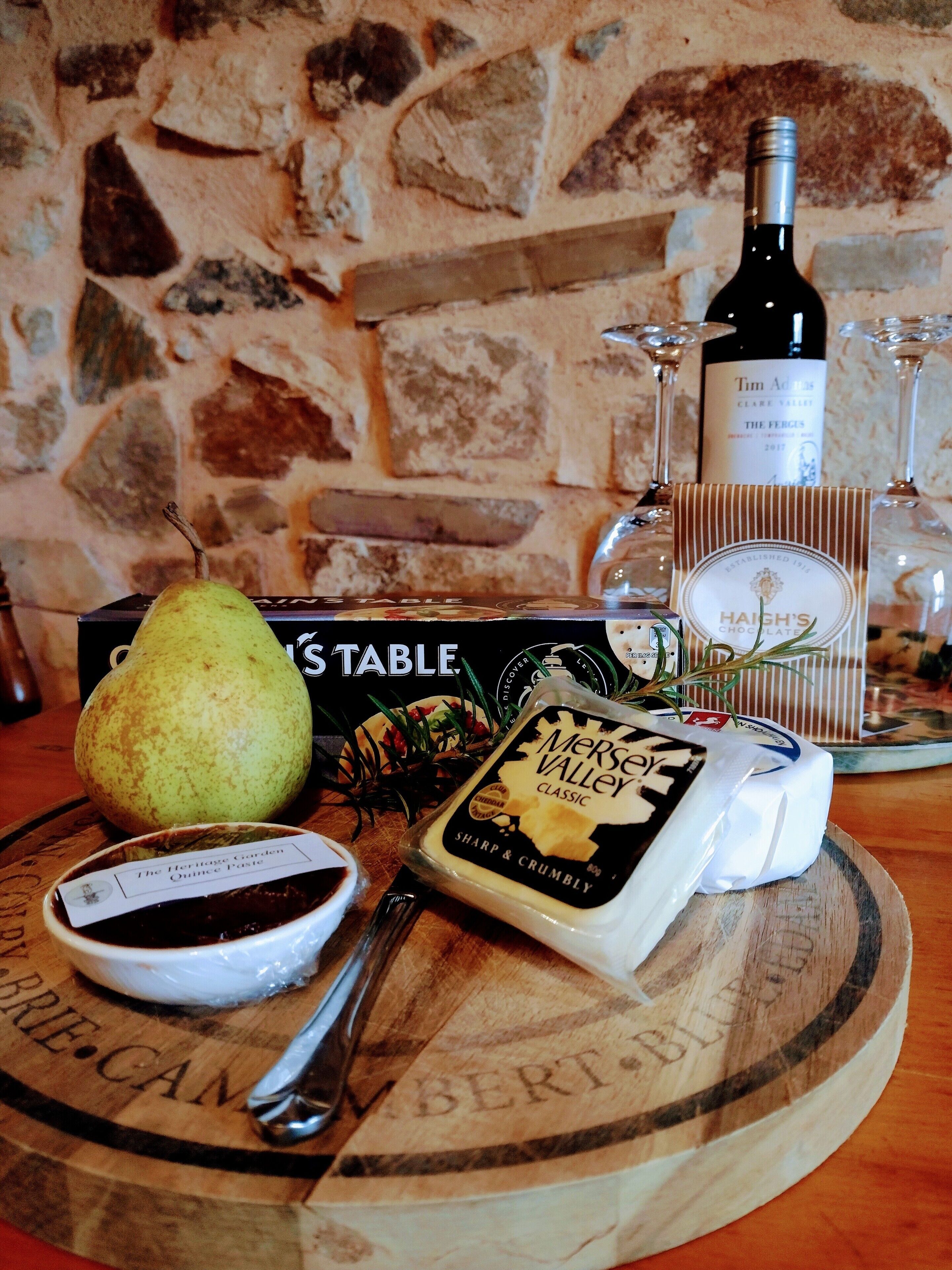 Homely Cottage nestled in the award-winning Heritage Garden — image 10