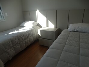 4 bedrooms, iron/ironing board, WiFi