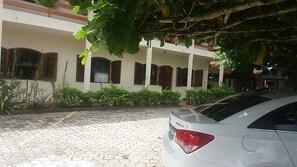 Property grounds - Beautiful apartment in Itagua Ubatuba  (ubatuba)