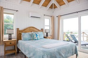 3 bedrooms, desk, travel crib, free WiFi