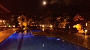 Outdoor pool - 2-suite house 50m from the sea/Garden and private parking/Swimming pool/Air conditioning/No condominium (Arraial d'Ajuda)