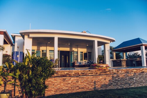Belle et élégante 5 CAC OCEAN FRONT maison avec accès direct à l'océan