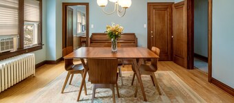 Quaint Bungalow, near Great Lakes Naval Base