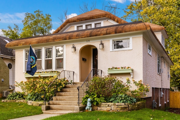 Welcome to our guest house, "A Little House on Prairie"!