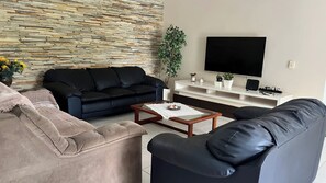 Smart-TV og stereoanlegg