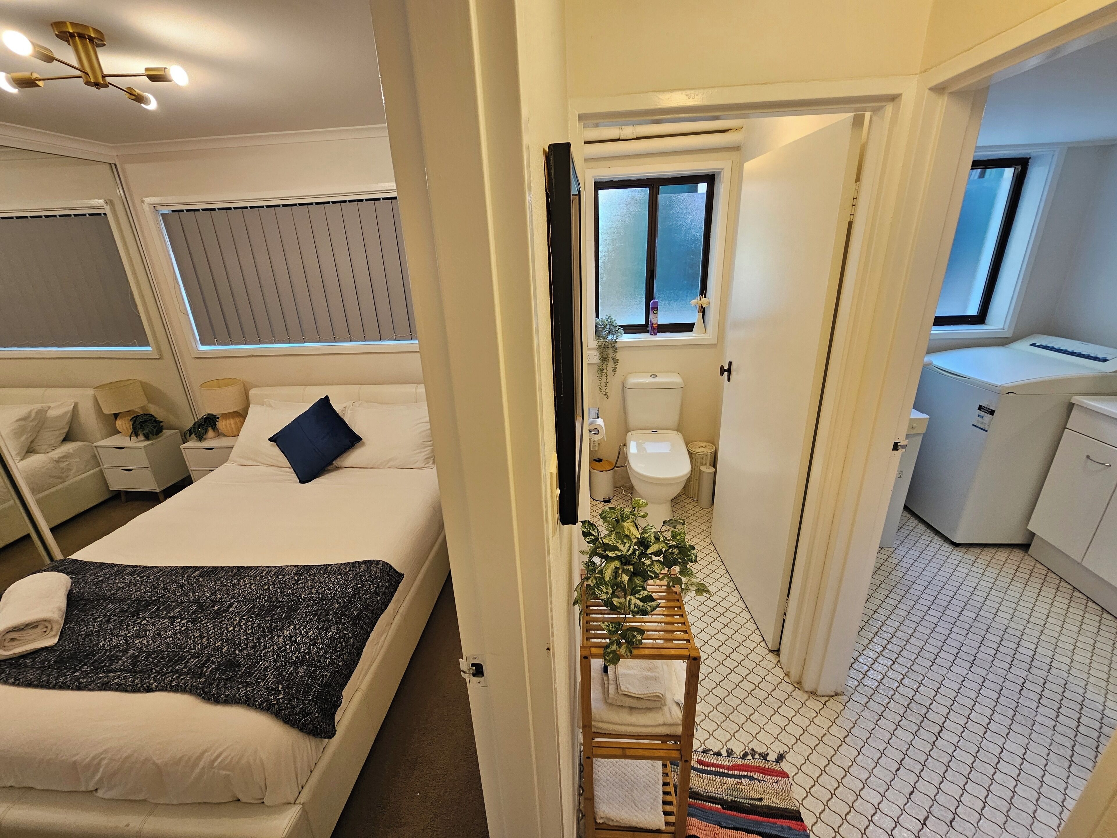 2 bedrooms, desk, iron/ironing board, travel cot