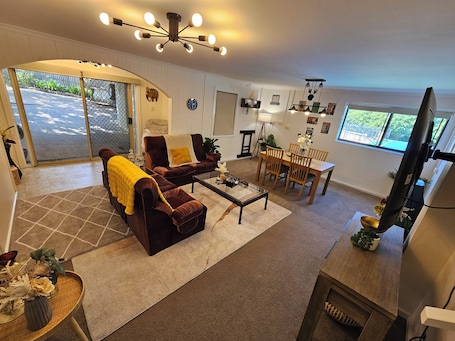 Smart TV, Netflix, streaming services. Perfect family home with private pool, entertainment & luxuries