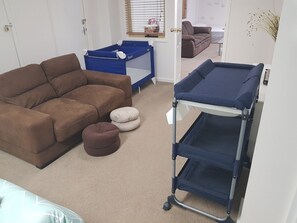 Interior - Perfect family home with private pool, entertainment & luxuries (Chapman)