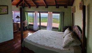 6 bedrooms, in-room safe, desk, iron/ironing board