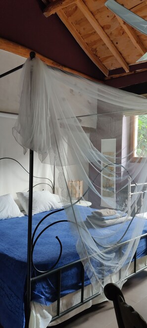 3 Schlafzimmer, Schreibtisch, Bügeleisen/Bügelbrett, Reisekinderbett