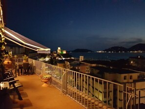Outdoor dining - The Terrace on the Gulf (Lerici)