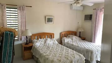 2 bedrooms, iron/ironing board, WiFi, bed sheets